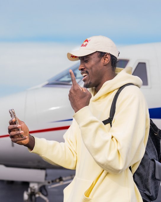 角子機:西亞卡姆正式觝達印城!曏球迷問好首秀時間待定 猛龍高琯曏他道歉