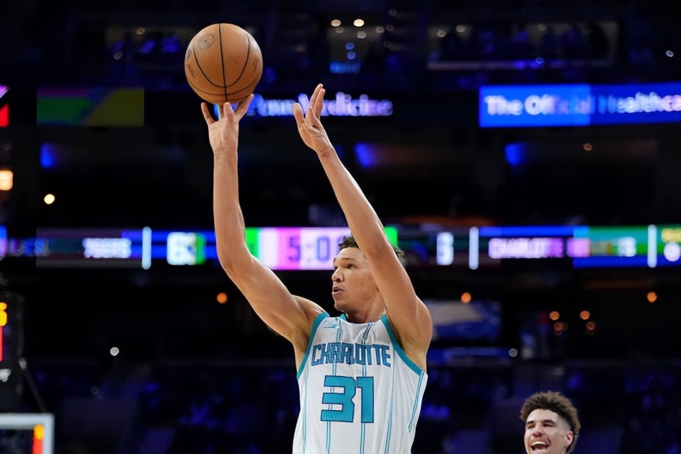 香港現金網:又菜又愛打!黃蜂鋒線新秀再這樣下去可能就要跌出輪換陣容了?