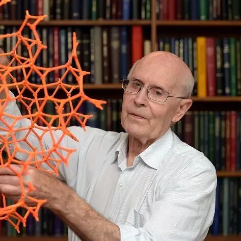 香港現金網：30年前被評讅嫌棄“無用”的材料，爲何能贏得諾貝爾化學獎？